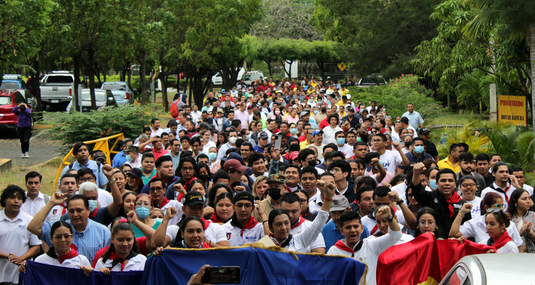 Comunidad universitaria conmemora 82.° aniversario del natalicio de poeta Fernando Gordillo Cervantes