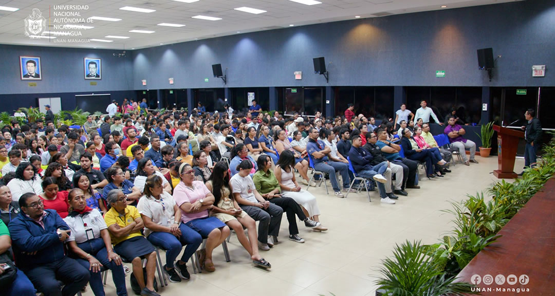 Historia del teatro nicaragüense, tema de análisis en conferencia magistral
