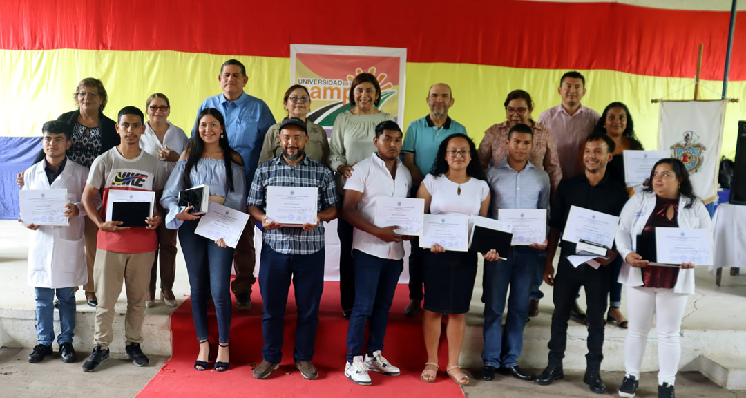 Premian excelencia académica del Programa UNICAM en el departamento de Estelí