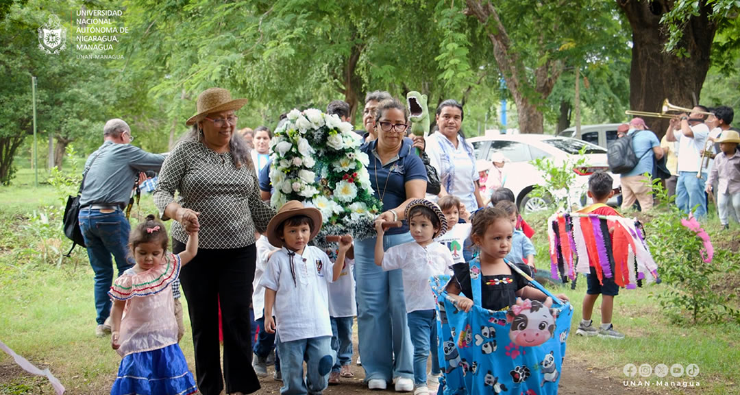 Mimados de la Revolución celebran a Santo Domingo de Guzmán
