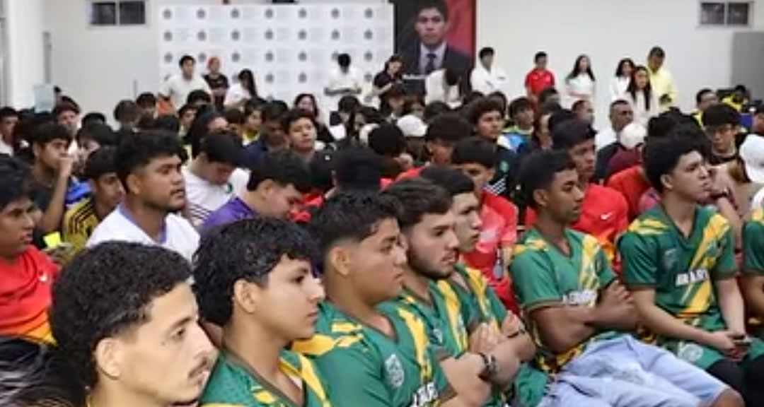 Juventud de instituciones educativas participa en la inauguración de la Copa Universitaria 2026