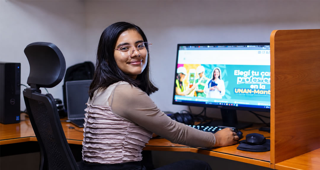 Ashly Flores «El rol de la familia también es fundamental en la profesionalización de la juventud»