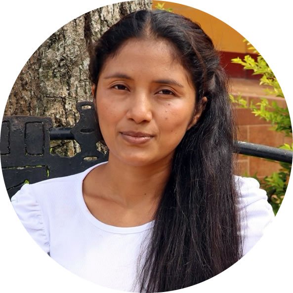 Estudiar, emprender y servir: el compromiso de Karina Mercado con su familia y su comunidad