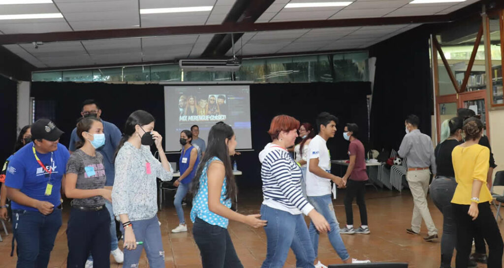 Estudiantes de Humanidades reciben capacitación sobre desarrollo personal