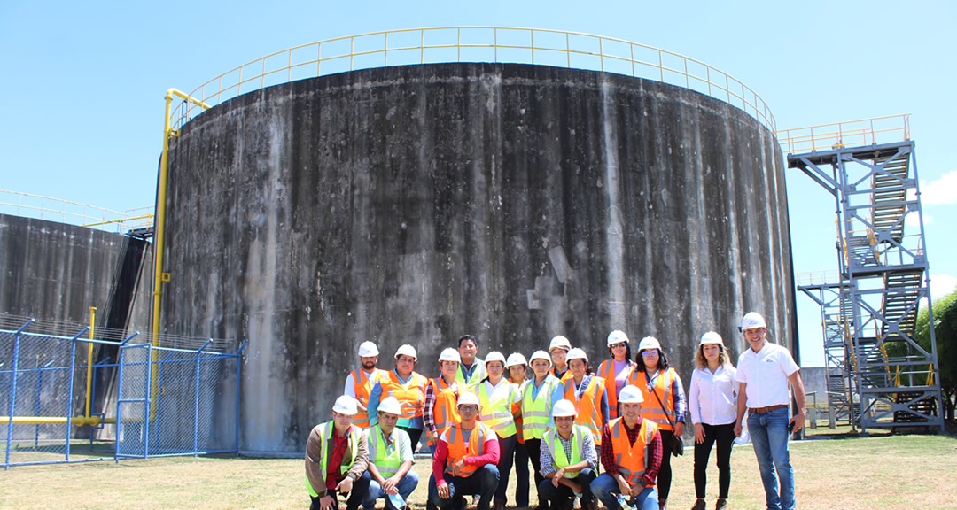 Maestrandos en Ciencias del Agua conocen funcionamiento de la Planta de Tratamiento de Aguas Servidas en Managua