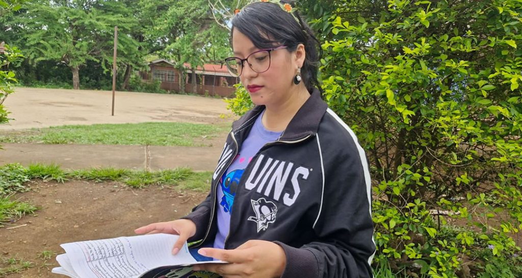 Educación inclusiva y superación: La historia de Noelia Jarquín, estudiante UNICAM en Carazo