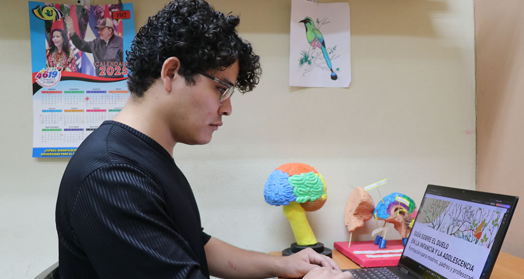 Walter Martínez Aguilar “Compromiso y dedicación por su formación profesional e integral”