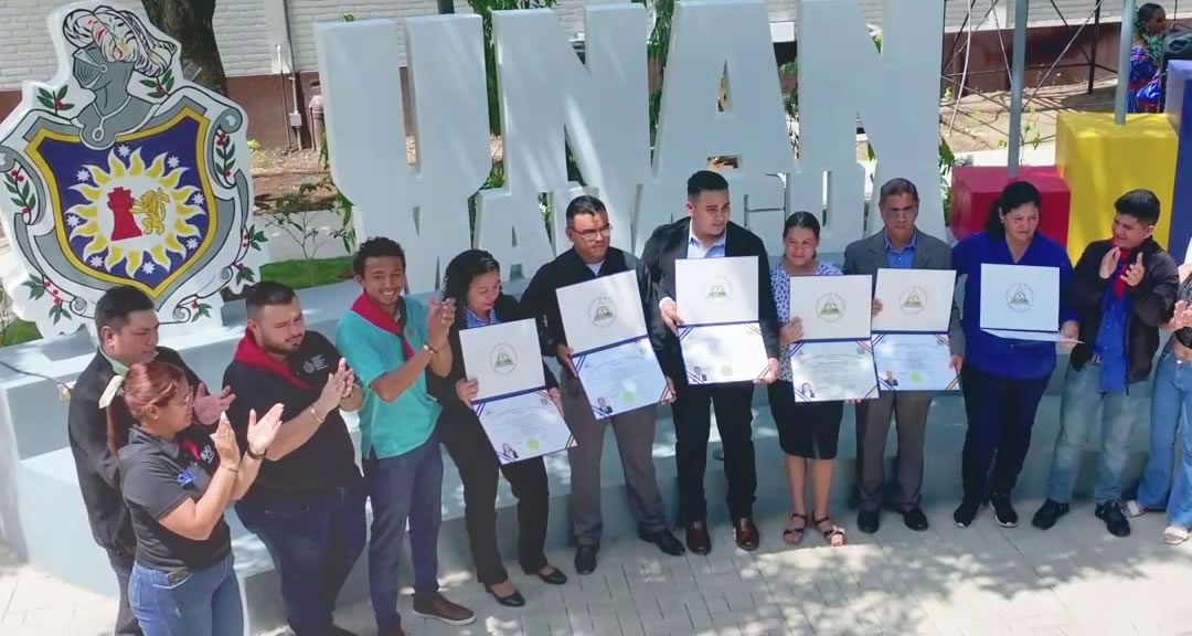 Comunidad universitaria celebra inauguración de Espacio Fotográfico para Graduados