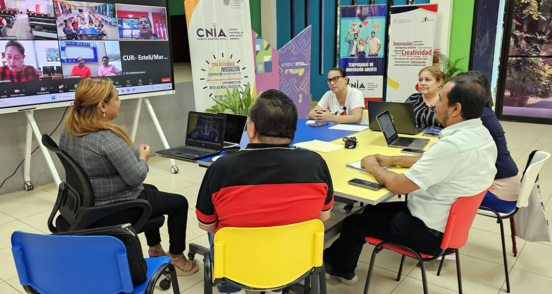 Docentes conversan sobre la publicación de libros que aporten a los procesos formativos