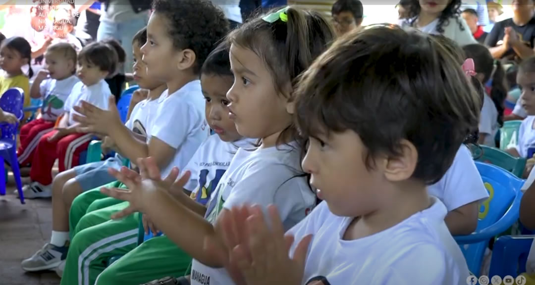 Con una mañana recreativa, niñas y niños del Preescolar Arlen Siu, celebraron el Día de la Alegría