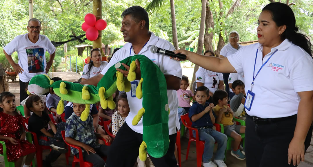 Mimados de la revolución celebran el Día de la Alegría