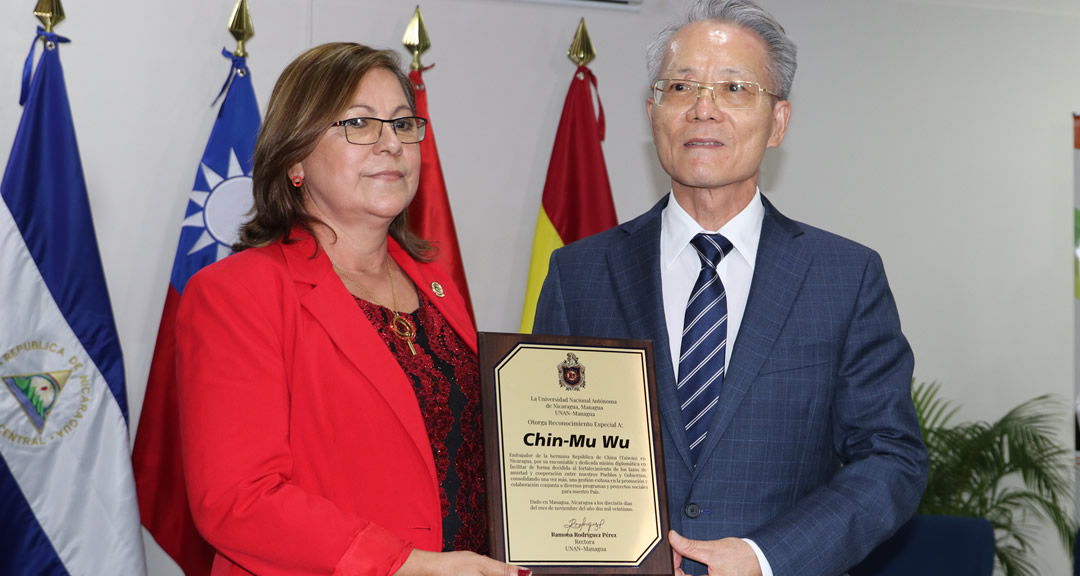 UNAN-Managua reconoce destacada misión diplomática del señor Jaime Chin Mu Wu en Nicaragua
