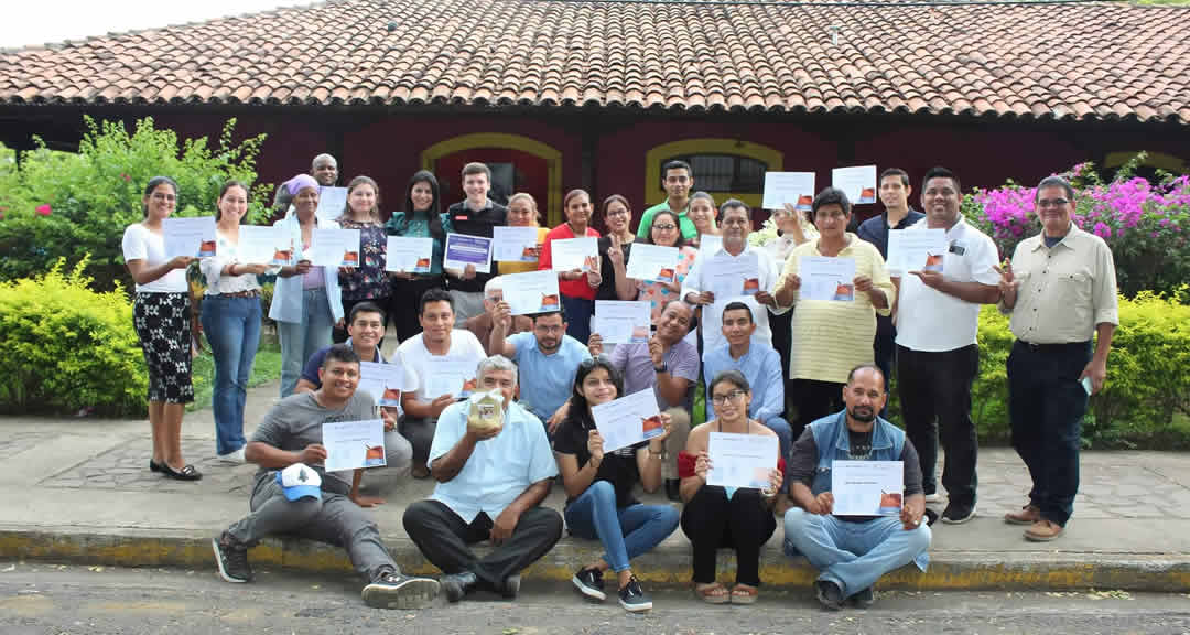 Artesanos de Masaya se tecnifican en la manufactura de artículos de cuero