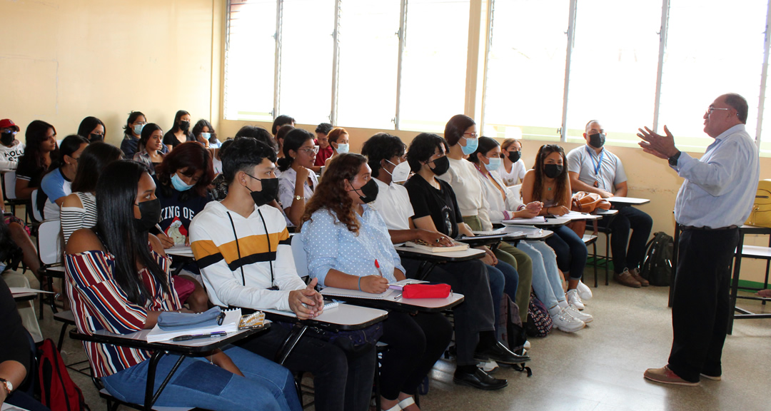 Estudiantes de nuevo ingreso se sensibilizan en educación vial