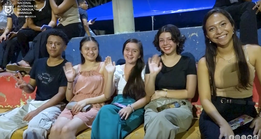 Estudiantes becados internos celebran las victorias educativas