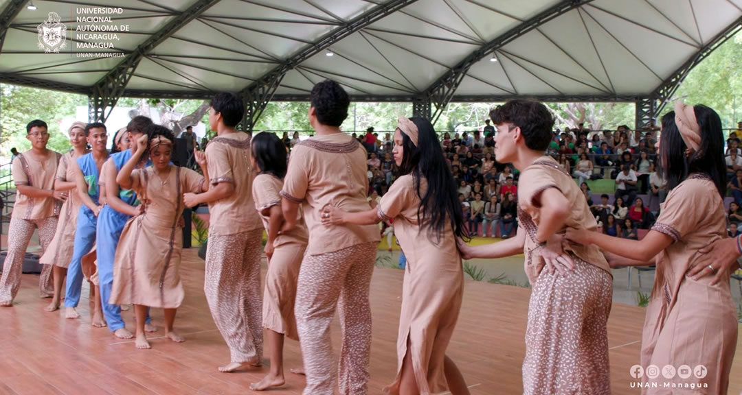 Comunidad universitaria celebra con gala artística Mayo Ya