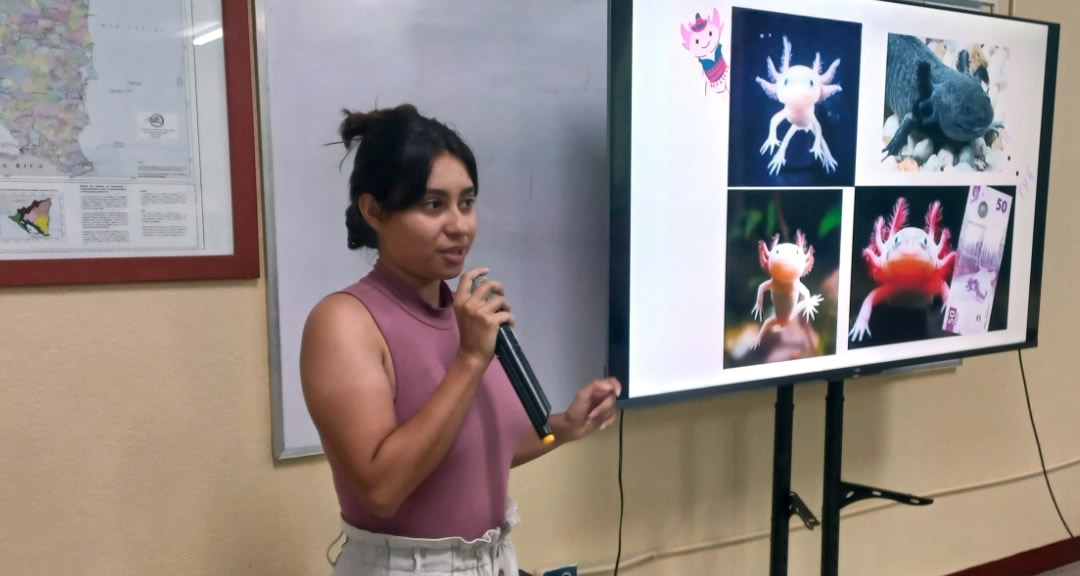 Estudiante mexicana en estancia de investigación presenta seminario científico