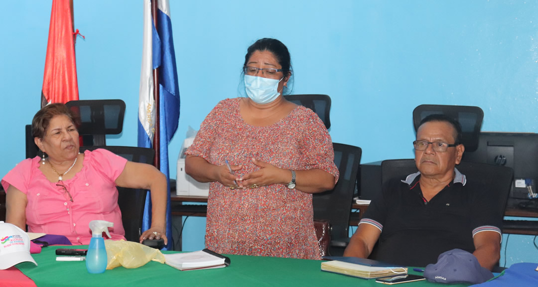 Directora de Extensión Universitaria de la UNAN-Managua, alcaldesa y vicealcalde de San Juan de Oriente 