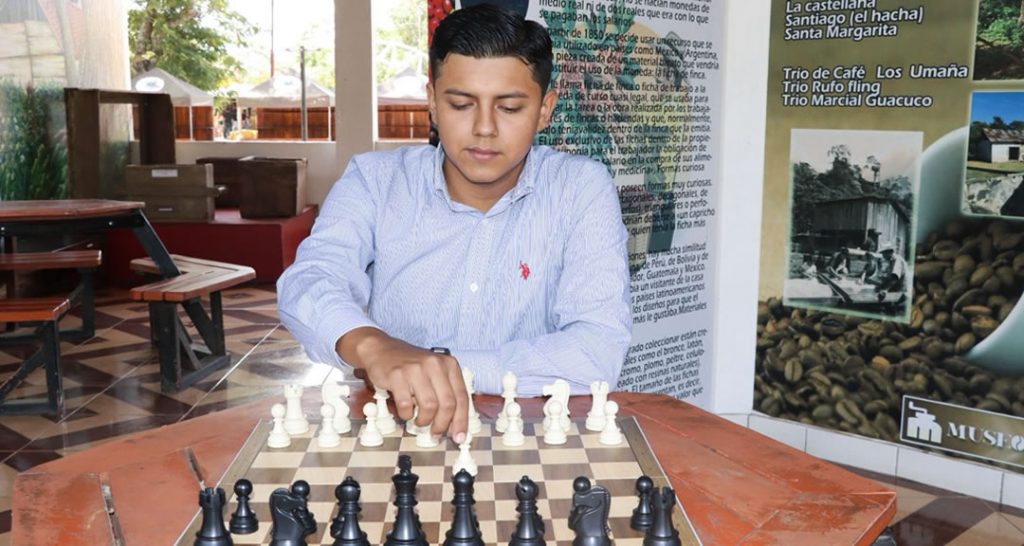 Estrategia de cambio desde la experiencia estudiantil de Job Solano en la formación académica, cultural y deportiva