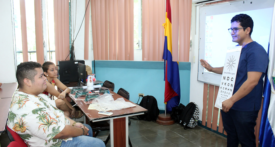 Dirigentes estudiantiles participan en jornada de salud visual