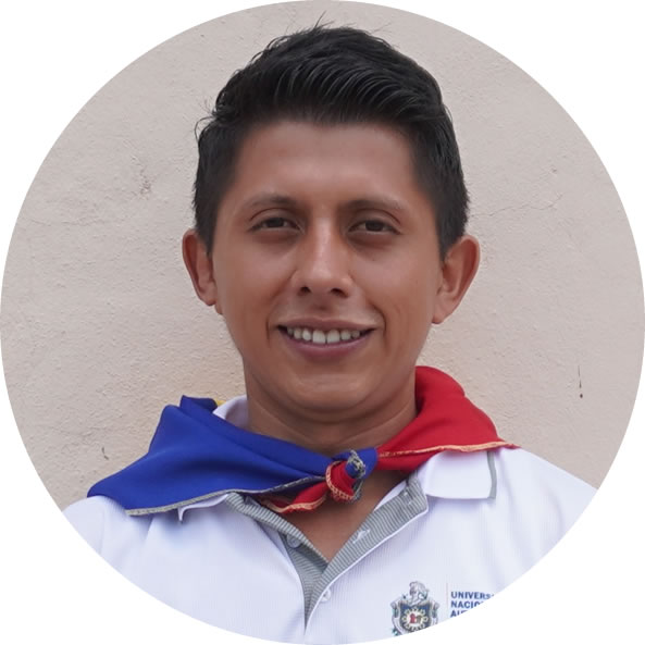 Daniel Ayestas, destacado docente de educación primaria y excelencia académica en el Programa UNICAM