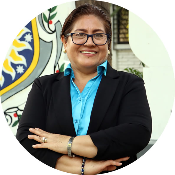 Carolina Galdámez: «Inspiración, disciplina y pasión por la educación en la UNAN-Managua»