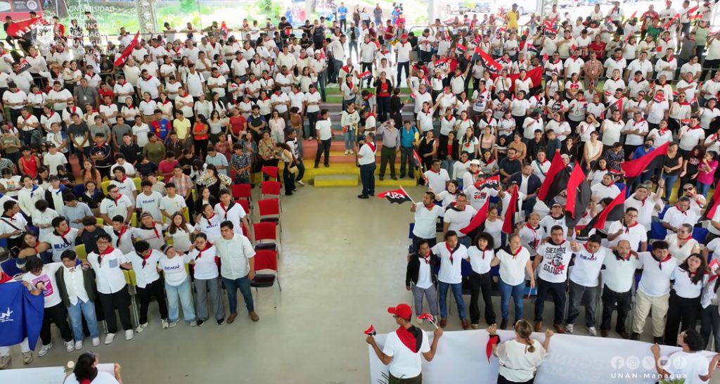 Militancia Sandinista de la UNAN-Managua rinde homenaje al Comandante Carlos Fonseca Amador