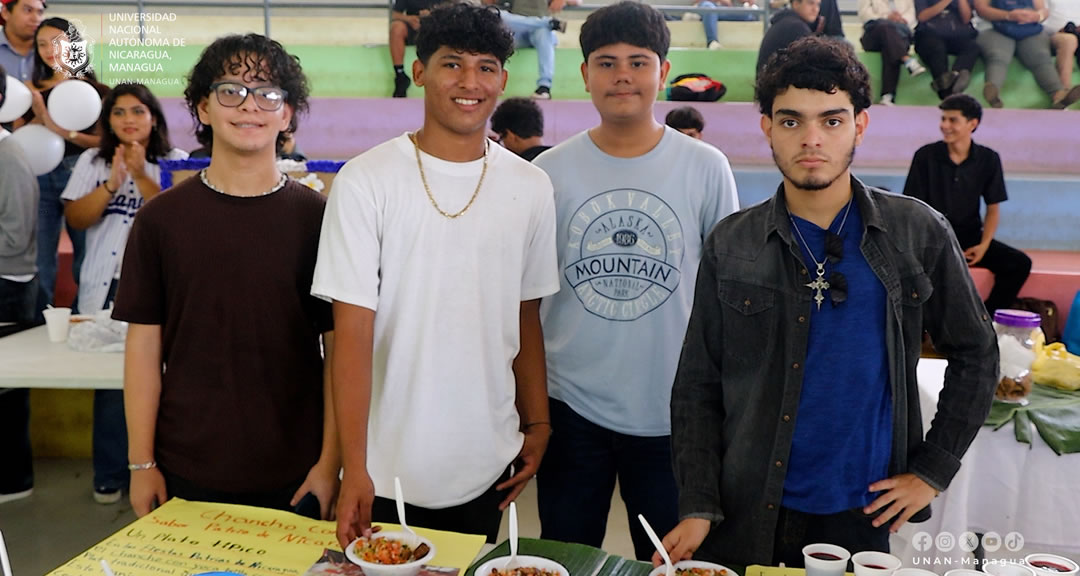 Futuros ingenieros participan en Feria de Platillos Típicos Nicaragüenses