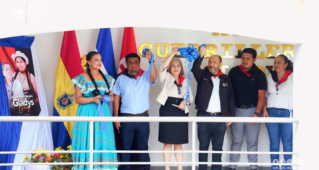 Militancia sandinista reinaugura Auditorio Guerrillera Heroica Gladys Báez