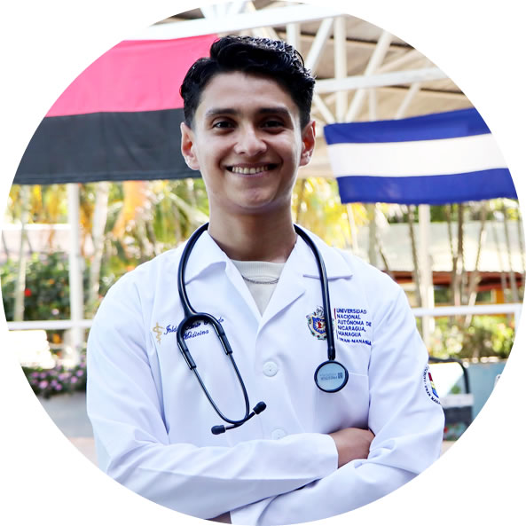 Jalder Picado, futuro médico humanista al servicio de las familias del campo