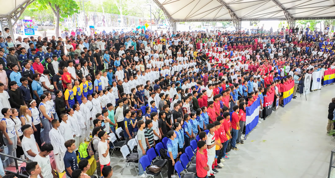 Atletas de las Universidades Pueblo Presidente inician la XXVII Jornada Deportiva Roberto González