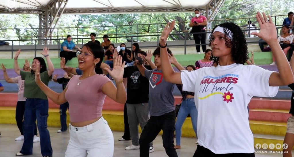 Solidaridad y fomento del cuido de la salud de la mujer se impulsa mediante caminata y bailatón