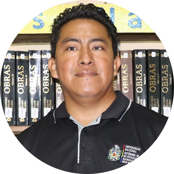 Charlyn Hernández, joven que visiona a la educación como un pilar para el desarrollo del país