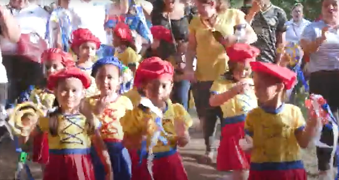 Niñas y niños del Preescolar Arlen Siu inician con desfile patrio la Jornada Todos San Jacinto
