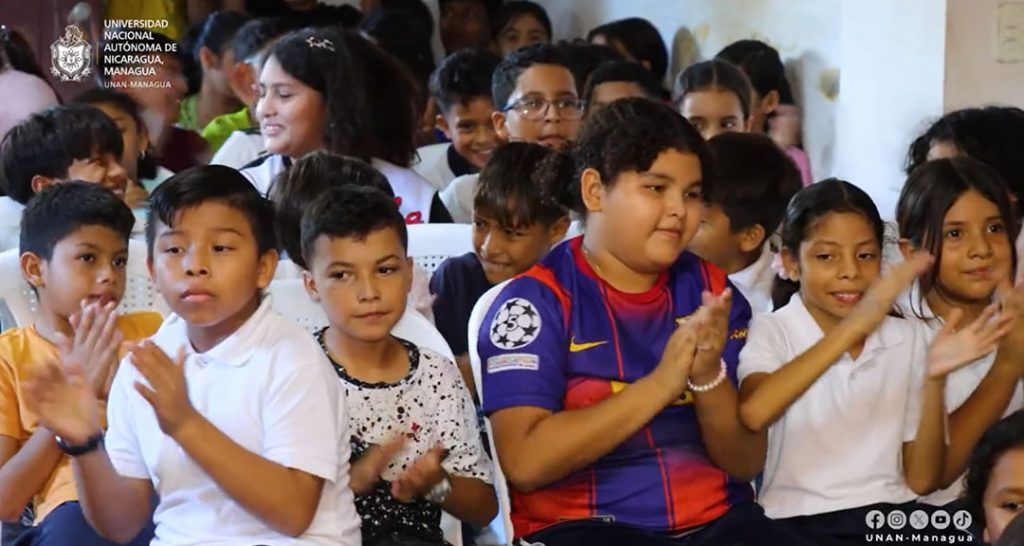 Voluntariado Social de la UNAN-Managua lleva alegría al barrio Jonathan González