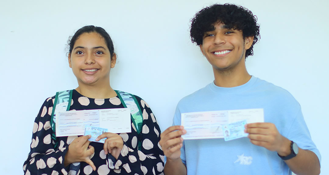 Juventud heroica celebra entrega de becas universitarias