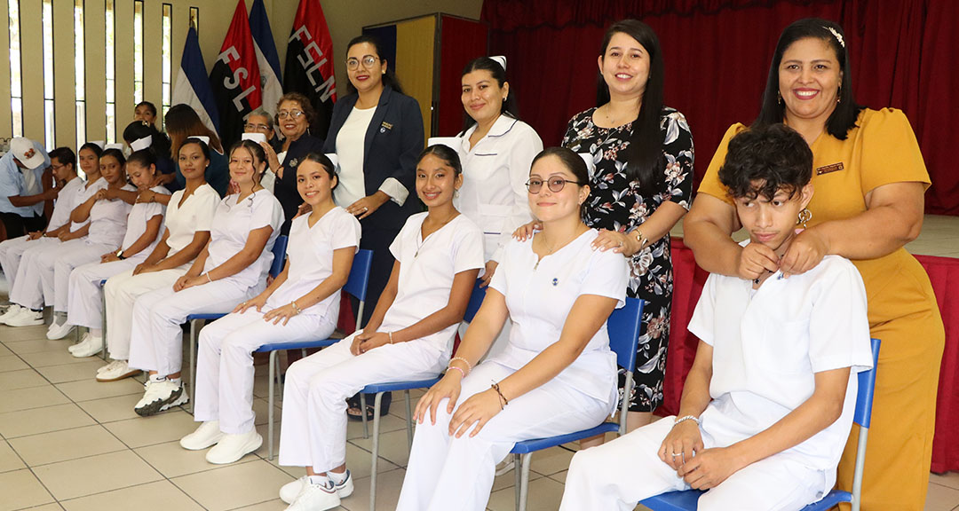 Matagalpa celebra victorias en salud con la imposición de símbolos a 125 enfermeras y enfermeros