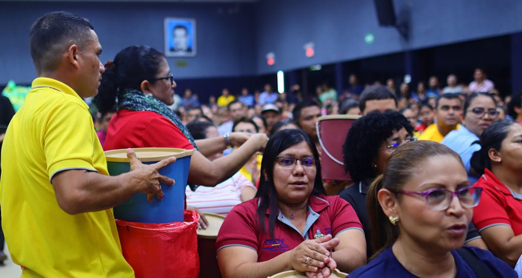 Con devoción, fe y armonía, comunidad universitaria La Purísima en honor a la Virgen María