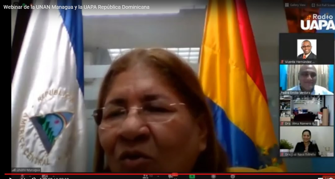 Dra. Jilma Romero, Directora de Extensión Universitaria entregó diploma de participación.