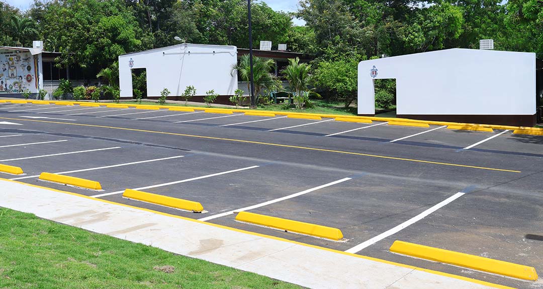 UNAN-Managua habilita nuevo estacionamiento para optimizar la movilidad y ubicación vehicular de la comunidad universitaria