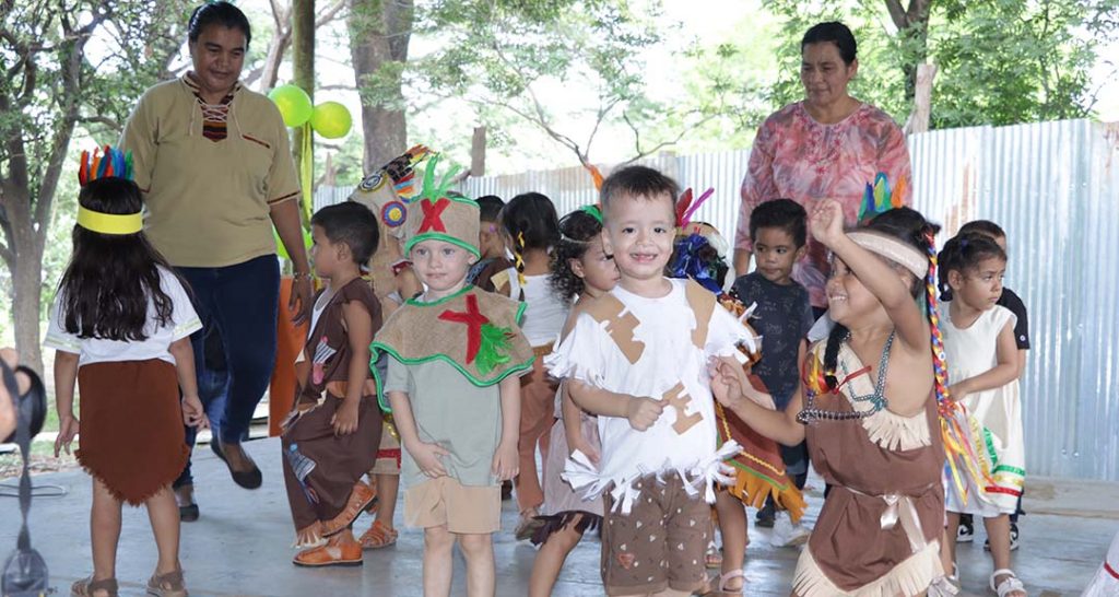 Niños del Prescolar Arlen Siú fortalecen identidad nacional a través de la cultura y la alimentación sana