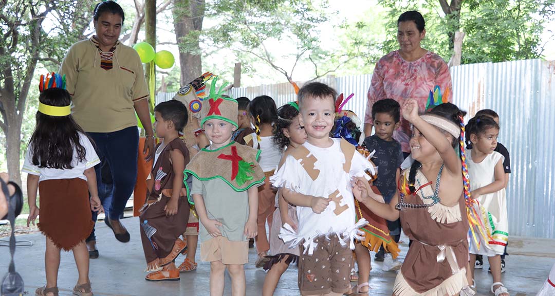 Niños del Prescolar Arlen Siú fortalecen identidad nacional a través de la cultura y la alimentación sana