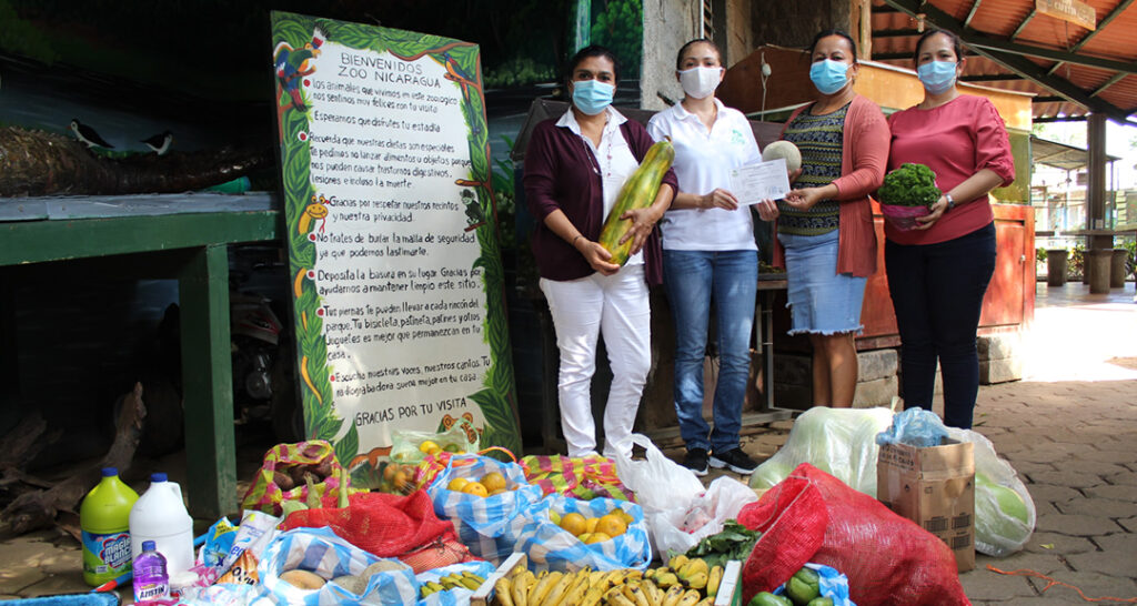 Zoológico Nacional recibe donativo de alimentos por parte de la UNAN-Managua