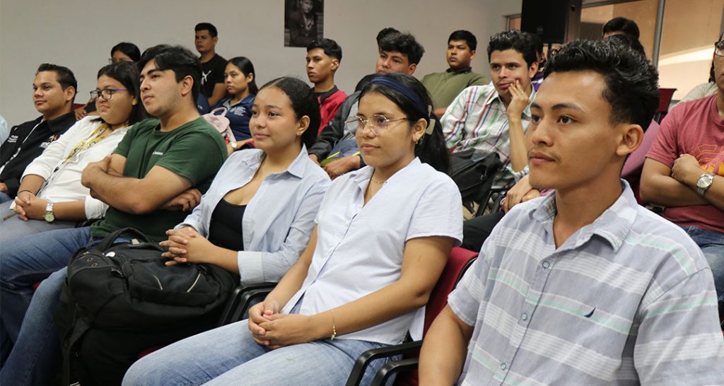 Destacan en conferencia la importancia de la estadística como herramienta para el desarrollo sostenible